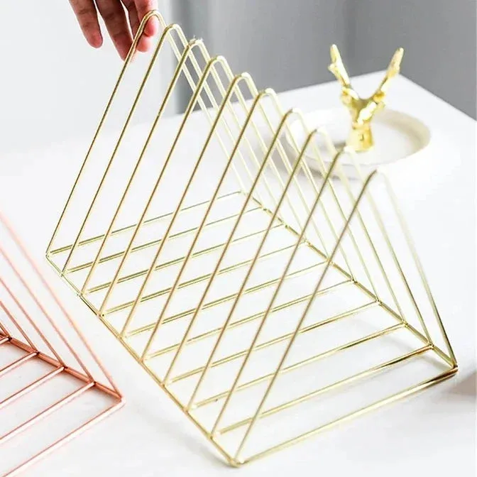 Porte-Revues-en-Metal-Dore-1
