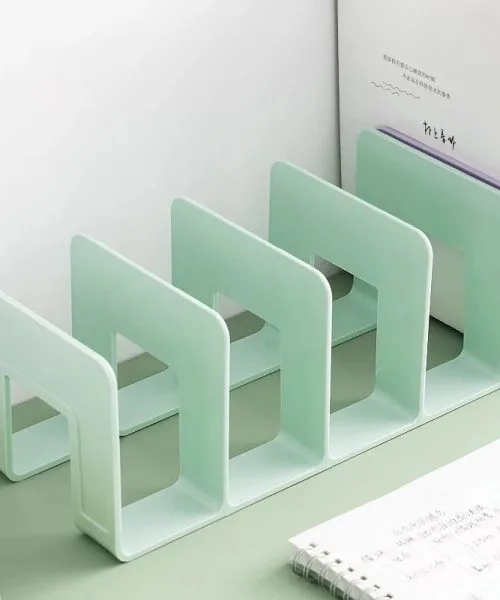 Porte-Revues-en-Plastique